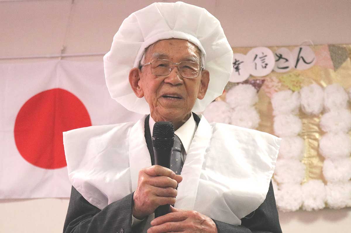 顔をほころばせながらお礼を述べる高橋さん